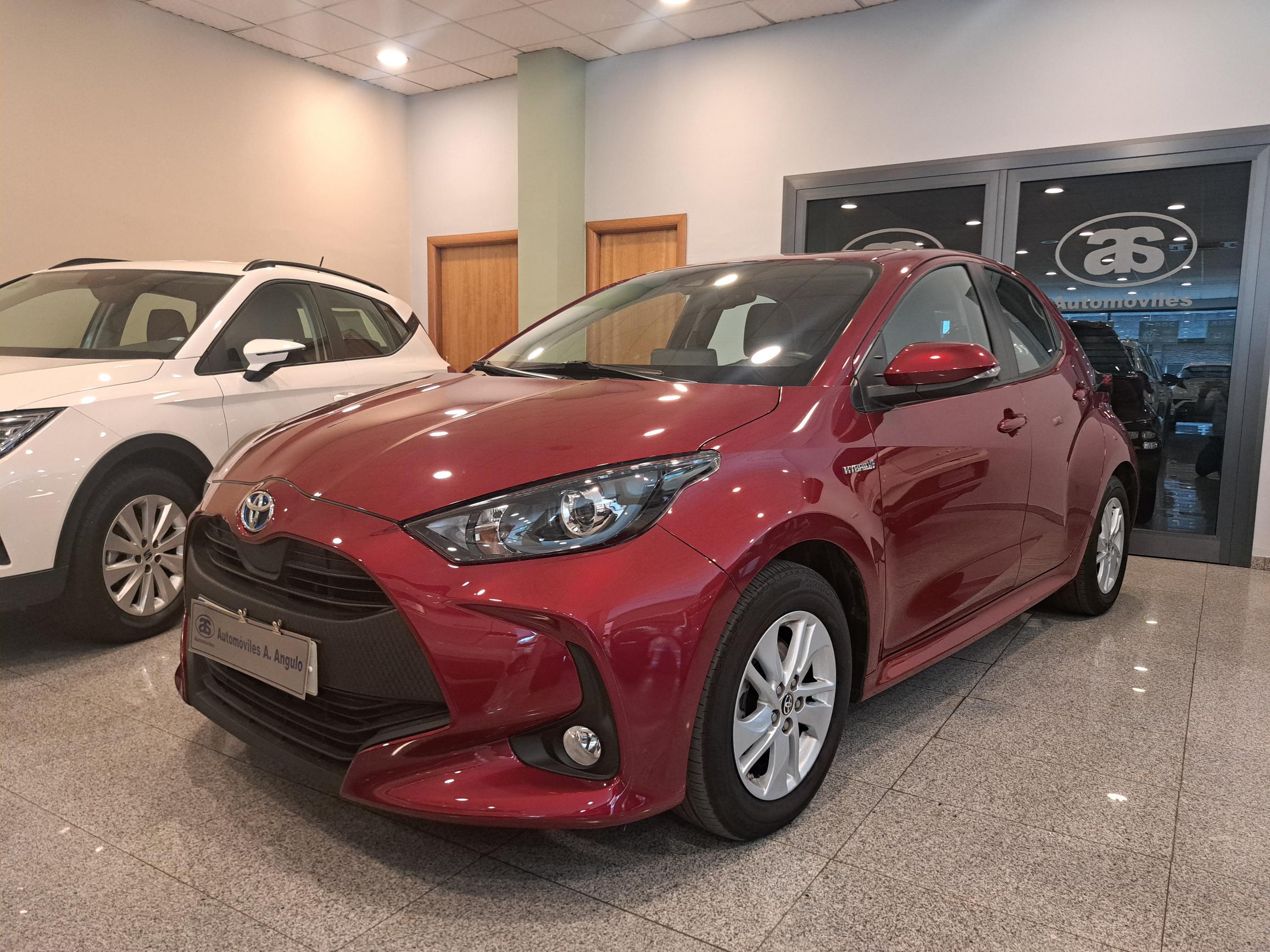 YARIS ACTIVE TECH BURDEOS (10) YARIS ACTIVE TECH BURDEOS (10)