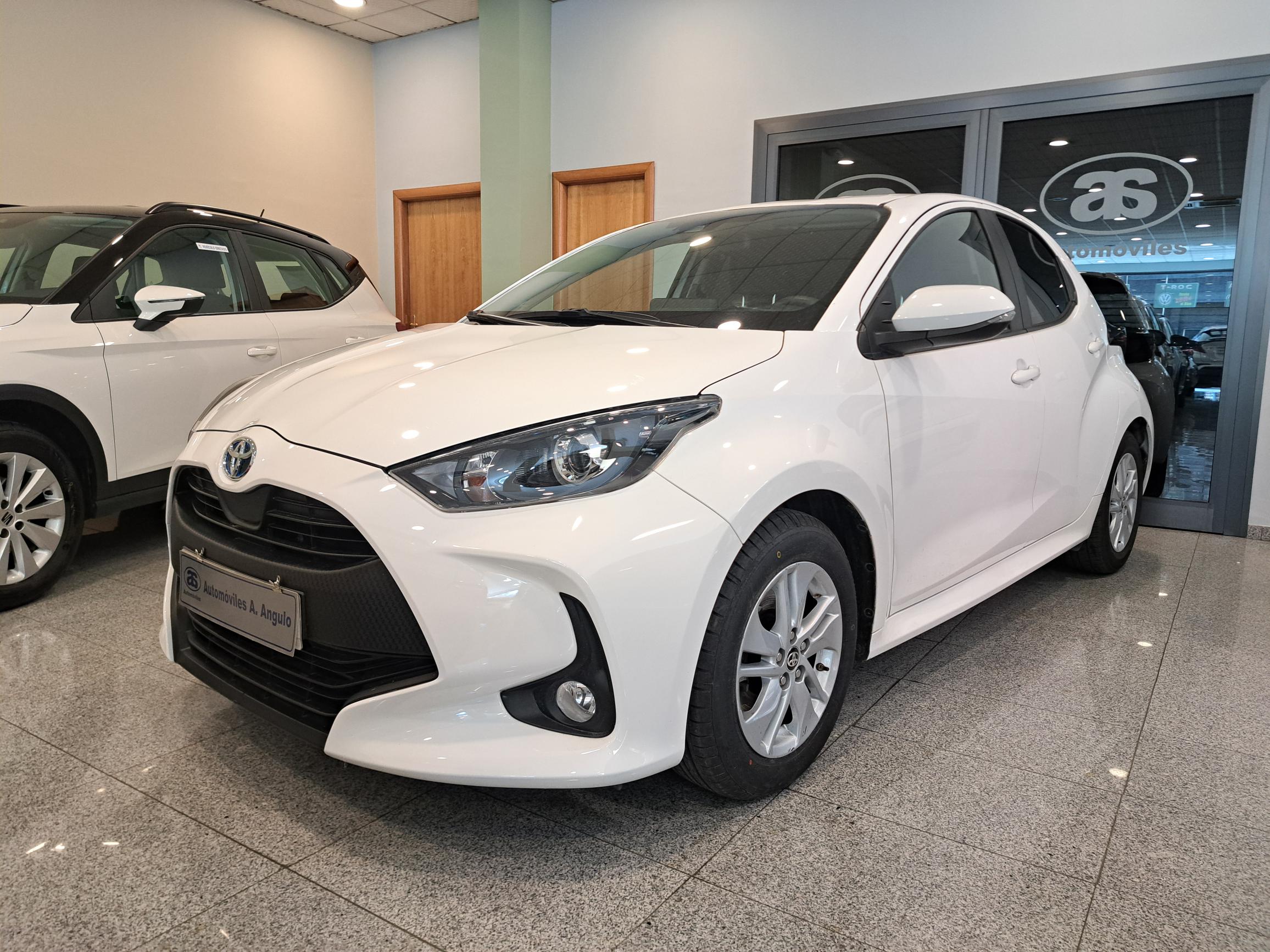 YARIS BUSINESS BLANCO (5)